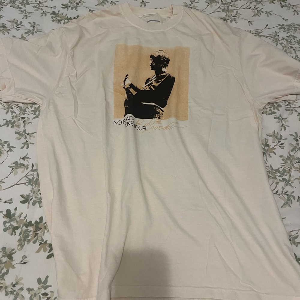 Cream Graphic T-Shirt with RM Logo